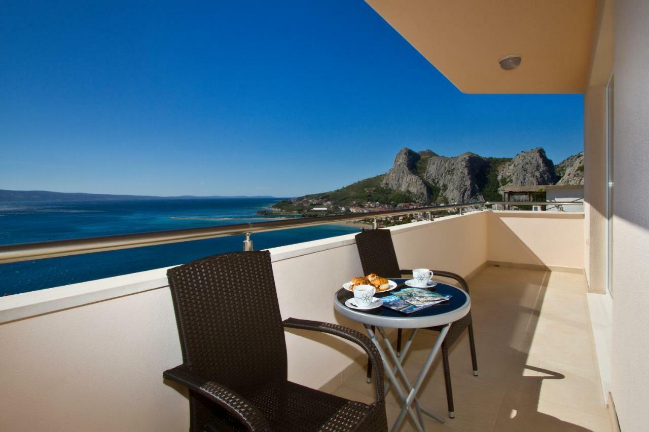 Villa Omis Michy - Family House For Big And Small Groups Bagian luar foto