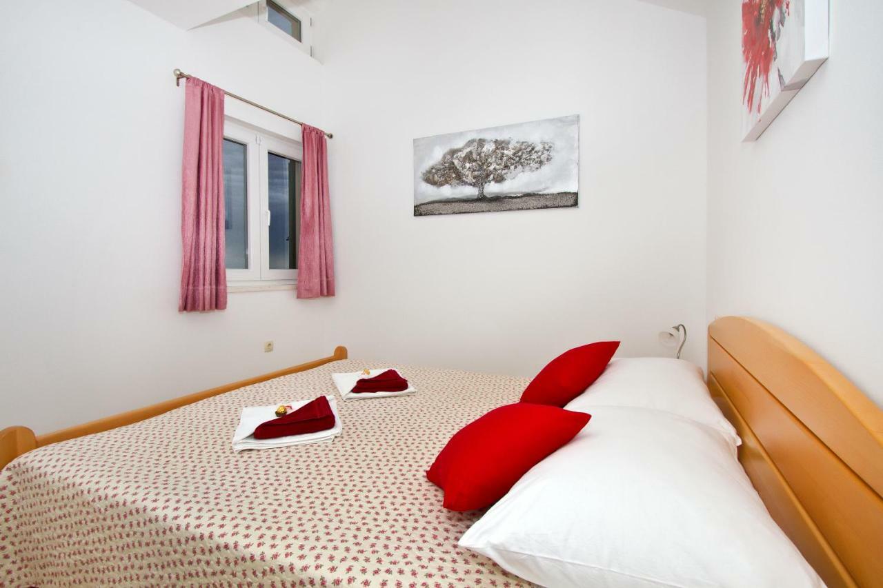 Villa Omis Michy - Family House For Big And Small Groups Bagian luar foto