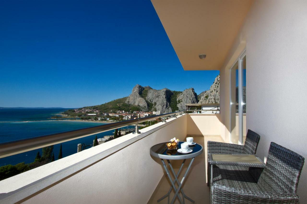 Villa Omis Michy - Family House For Big And Small Groups Bagian luar foto