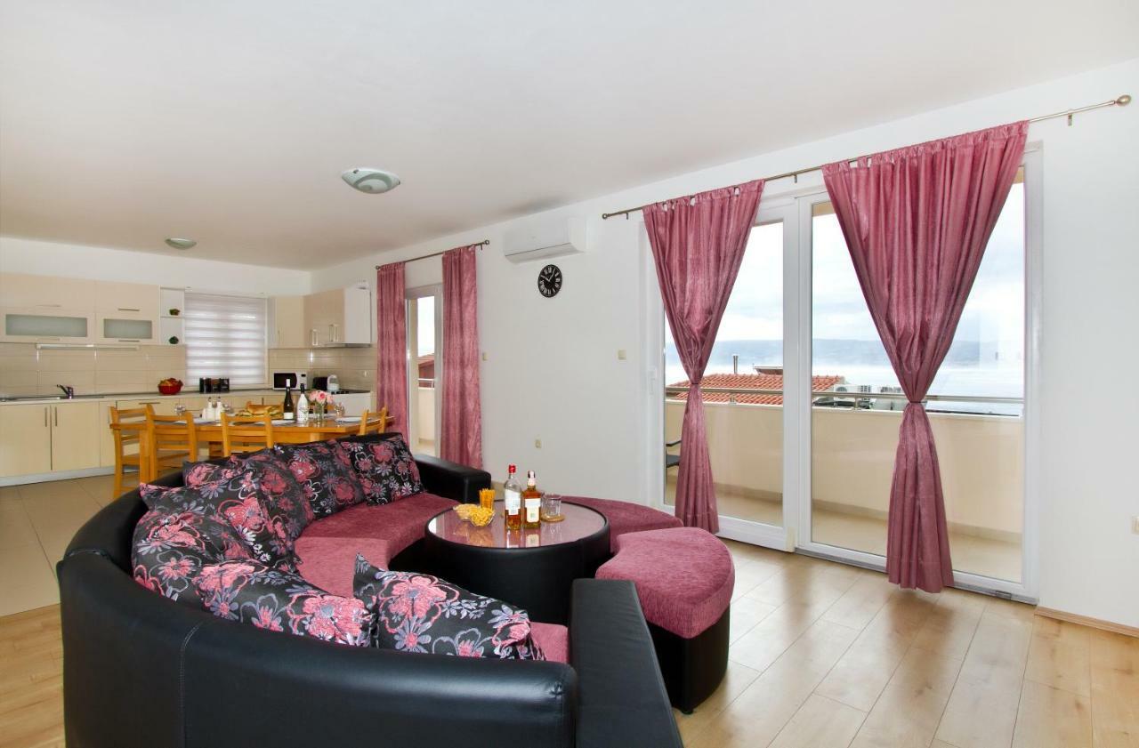 Villa Omis Michy - Family House For Big And Small Groups Bagian luar foto